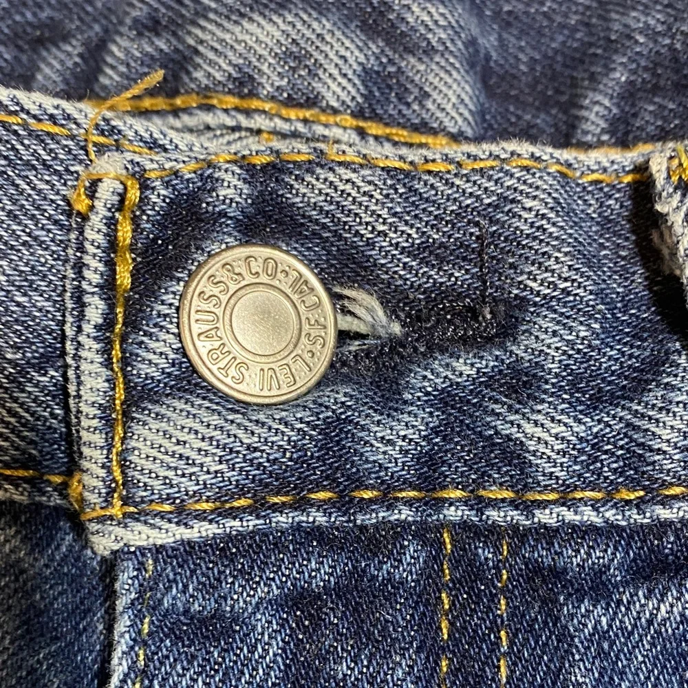 Levi’s 550 Men’s Classic Blue Wash Relax Fit Jeans  Size W-30 L-32 - Picture 2 of 6